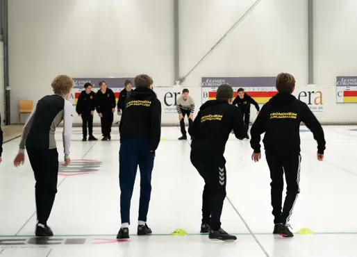 Curlingfeber på Hoeggen